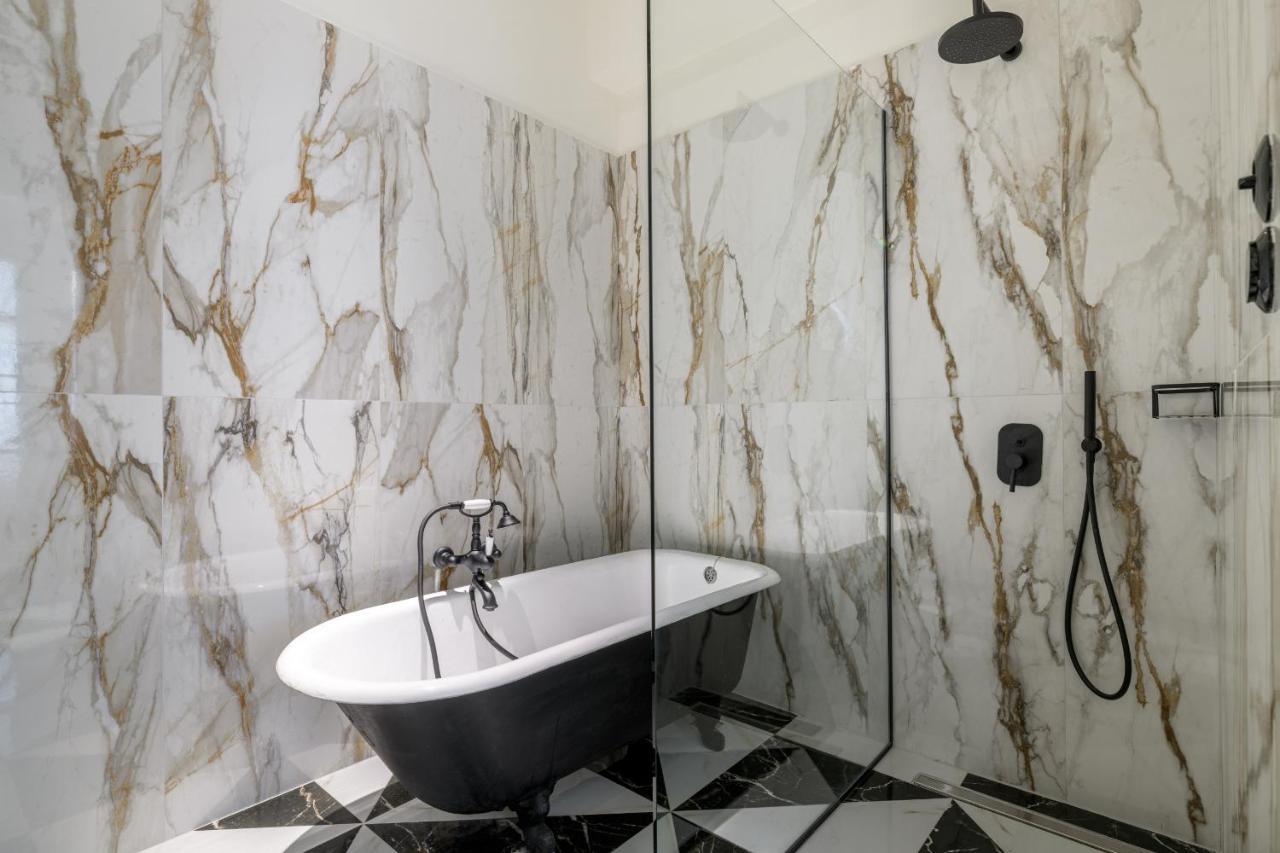 3Bdr Modern Design & Bright Interiors In Plaka Apartment Athens Luaran gambar